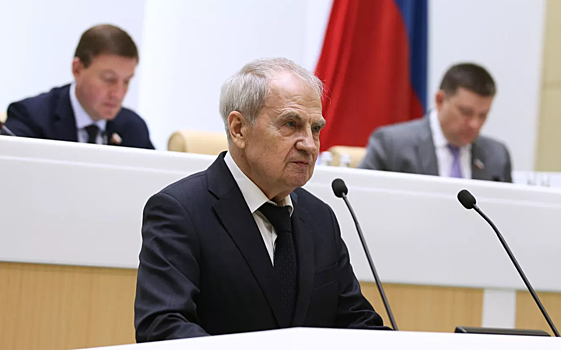 Зорькин оценил решение Ельцина по Крыму