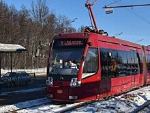 Маршрут трамвая №5 временно сократится из-за провала около путей