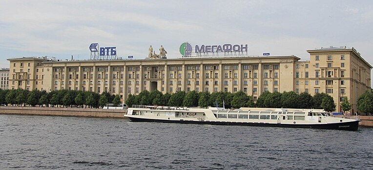 Рейтинг недели: пять дорогих квартир в парадных сталинках Петербурга
