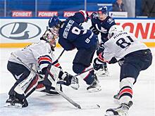 "Ладья" в упорной борьбе проиграла "Стальным лисам"