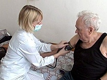Пожилых саратовцев научат следить за своих здоровьем