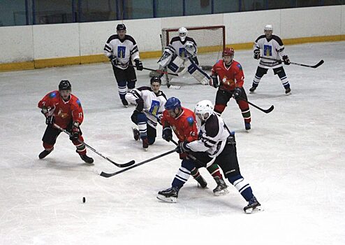 Сборная Якутска стала победителем чемпионата республики по хоккею