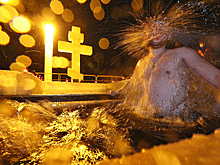 «Организованно, комфортно»: православные искупались в Крещение