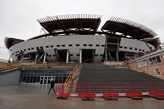Чиновники и строители первыми сыграют на новом стадионе «Зенита»