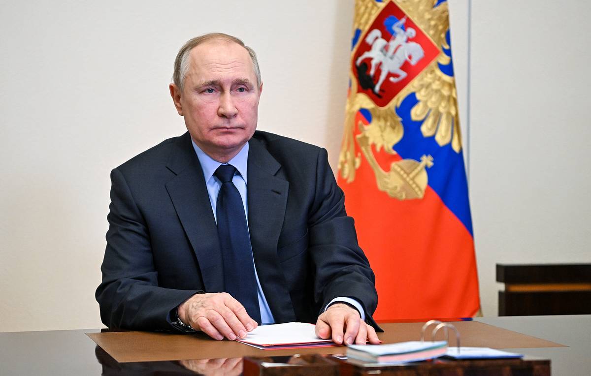 Владимир Путин освободил от должностей послов России в Латвии и Эстонии