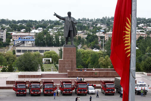 Мэрия Оша заявила, что памятник Ленину перенесут, а на его месте будет флагшток