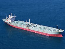 ЕС может запретить доступ судам, которые пытаются обойти санкции против нефти из РФ – СМИ