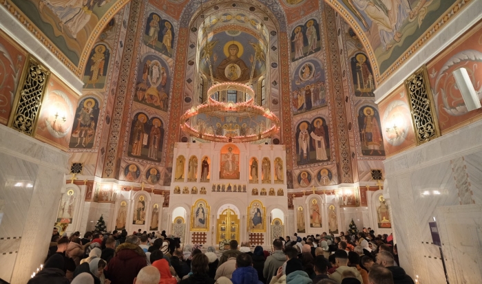 В храме Александра Невского в Волгограде начинается ночная Рождественская литургия