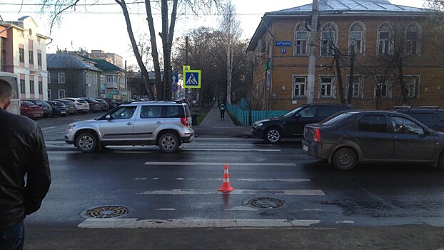 Ушибами отделалась молодая вологжанка, попав под машину