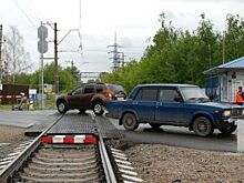 Нижегородским водителям напомнили о правилах безопасности движения на железнодорожных переездах (ФОТО)