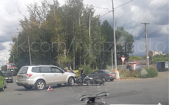 В Рязани столкнулись Subaru и мотоцикл