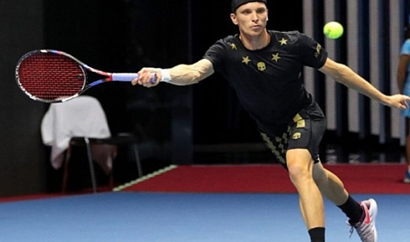 Волгоградский теннисист Алексей Ватутин дошел до 1/4 турнира в Германии