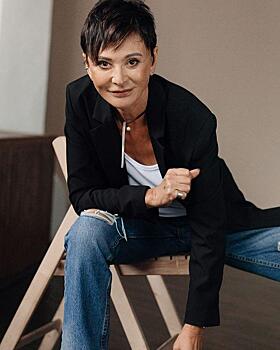 И тату на животе: Ирина Хакамада показала фото в купальнике