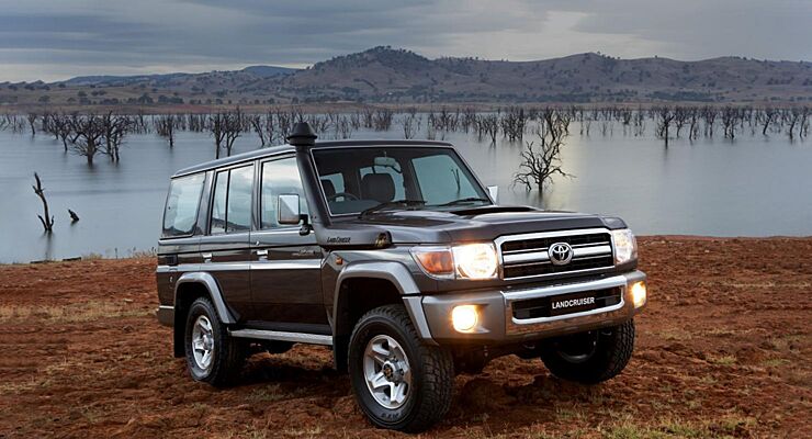 Nike Air Force 1 Toyota Land Cruiser 70