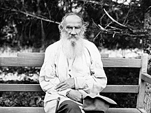 "Хотелось бы жить, а не караулить свою жизнь". Духовный кризис и смерть Льва Толстого