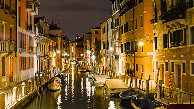 В Венеции придется "резервировать" доступ в город