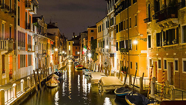 В Венеции придется "резервировать" доступ в город