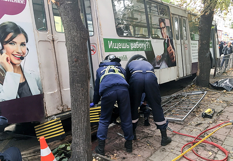 В Орле на улице Полесской около 15.00 9 октября произошло смертельное ДТП