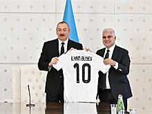 Президент Азербайджана Алиев распорядился выделить «Карабаху» 5 млн манатов за выход в ЛЧ