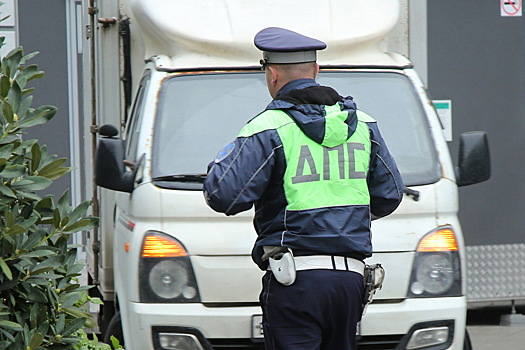 Два грузовика столкнулись на МКАД