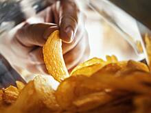 Названа самая вредная закуска к пиву