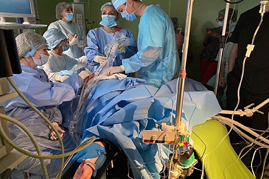 Петербургские хирурги провели сложные операции и спасли двоих детей за один день