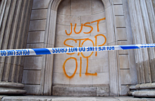 Активиста движения Just Stop Oil приговорили к трем неделям тюрьмы за акцию с картиной Ван Гога