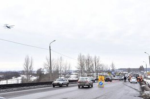 «Дырявые» дороги. В Ярославле начался ямочный ремонт улиц и мостов
