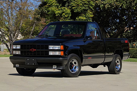 Новый суперпикап Chevrolet родом из 1990-х пустят с молотка в США