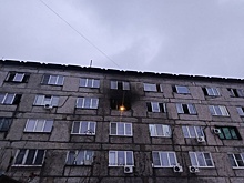 В Кузбассе при пожаре в пятиэтажке пострадали 13 человек, в том числе дети