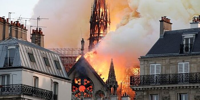 Макрон пообещал восстановить собор Парижской Богоматери за 5 лет