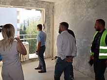 Окна для пострадавшего дома делают три завода