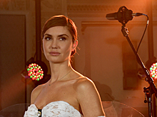 Беременная Агата Муцениеце покинула Россию