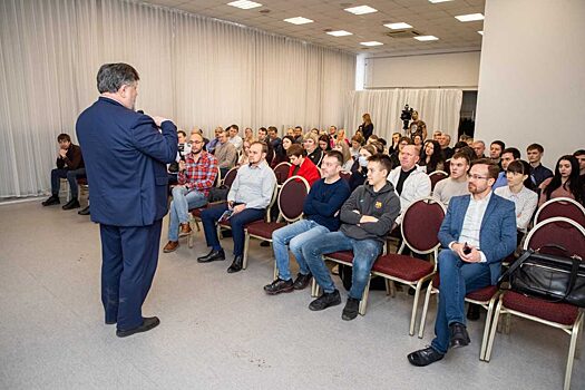 Топливный ликбез для красноярцев провел известный эксперт