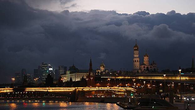 МЧС: Усиление ветра до 17 м/с ожидается в Москве в ближайшие часы