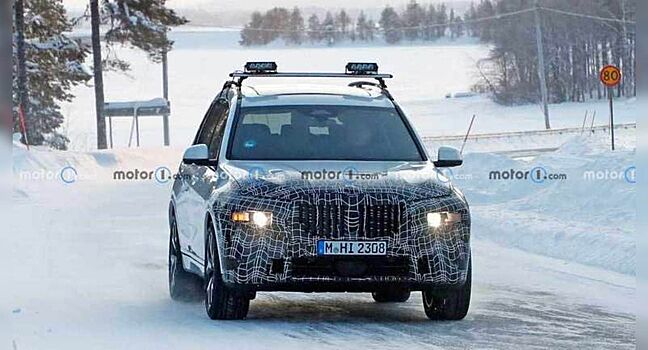 Обновленный BMW X7 показали на фото