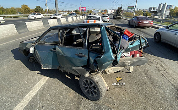 Водитель избежал гибели, побежав за оторвавшимся колесом