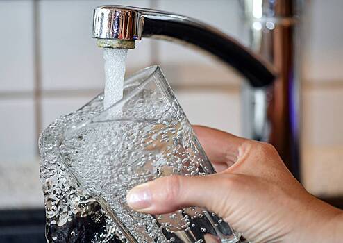 Эксперты оценили безопасность воды из-под крана