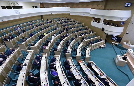 Сенатор Исаков предложил создать рейтинг патриотизма регионов России