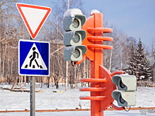 Светофор внезапно погас на оживленном кемеровском перекрестке