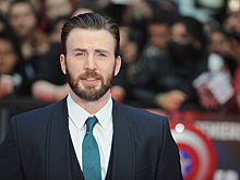 Второй раз в ту же реку: Крис Эванс снова встречается с Дженни Слейт