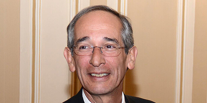 Скончался бывший президент Гватемалы Альваро Колом