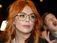 43-летняя Анастасия Стоцкая показала длинные ноги в новой фотосессии