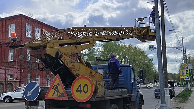 На улице Советской в Ногинске меняют опоры освещения