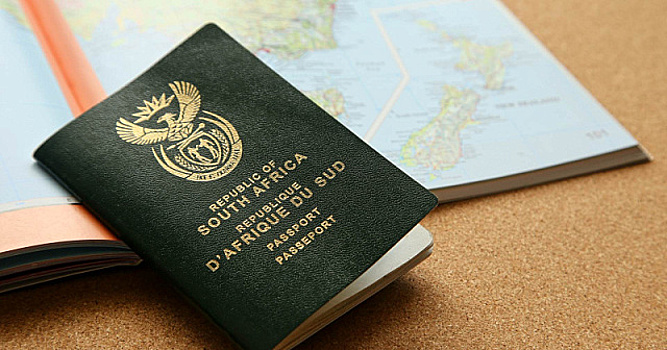 Министр внутренних дел ЮАР утвердил новые сборы за паспорта