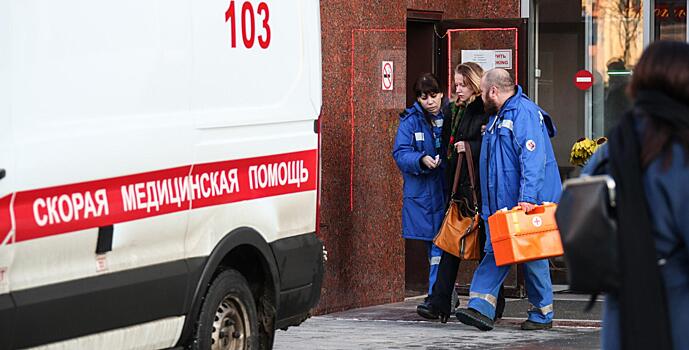 Без инструментов и врача: как работают бригады скорой в Москве