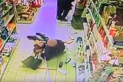 Россиянин ударил пенсионерку за несоблюдение дистанции в магазине