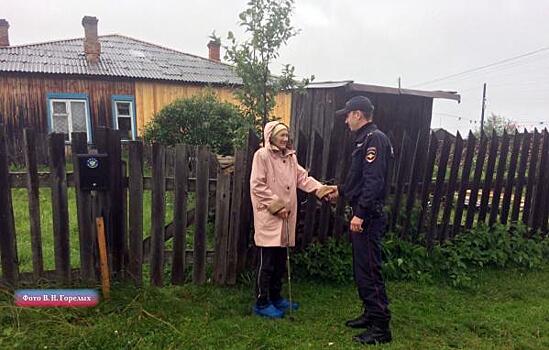 Свердловская полиция и волонтеры спасли пожилую женщину из тайги