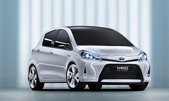 Toyota представила обновленную версию седана «Yaris L»