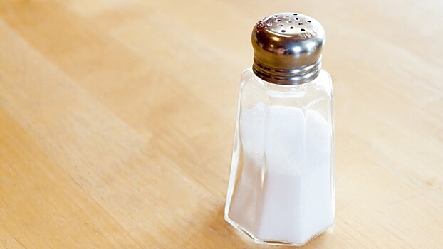 Диетолог объяснила разницу между обработанной и натуральной солью